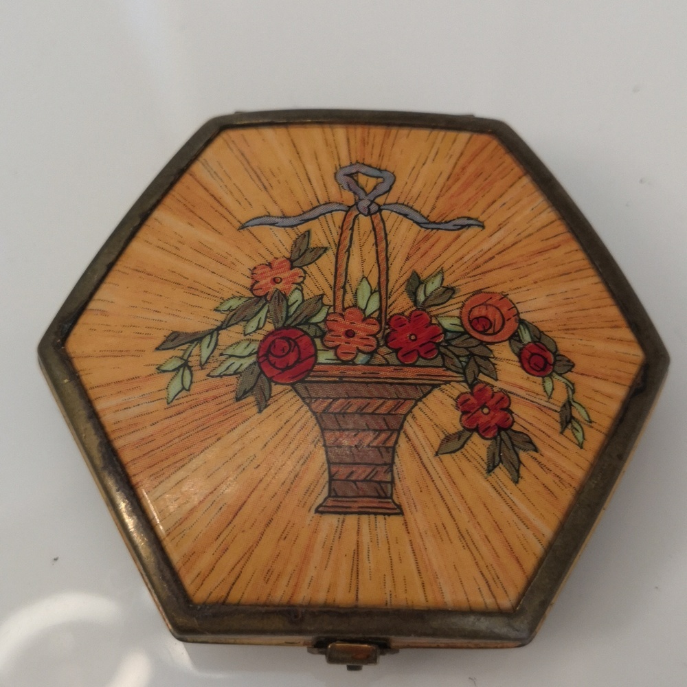 Vintage art deco Houbigant compact